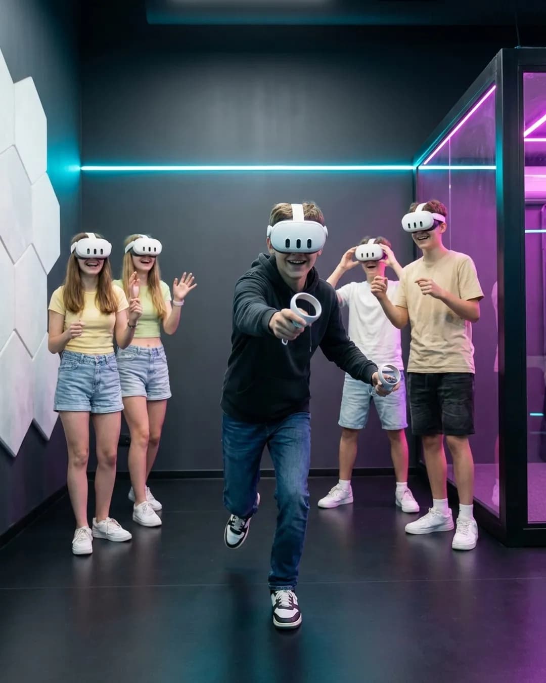 Лазертаг VR в клубе VIRTU — командный шутер, геймплей #3